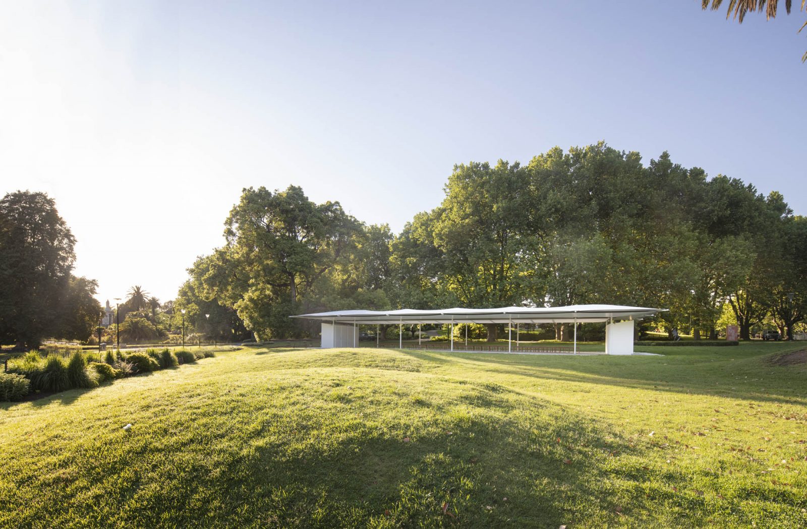 Listen: Glenn Murcutt with Triple R’s Lauren Taylor & Simon Winkler on the MPavilion podcast
